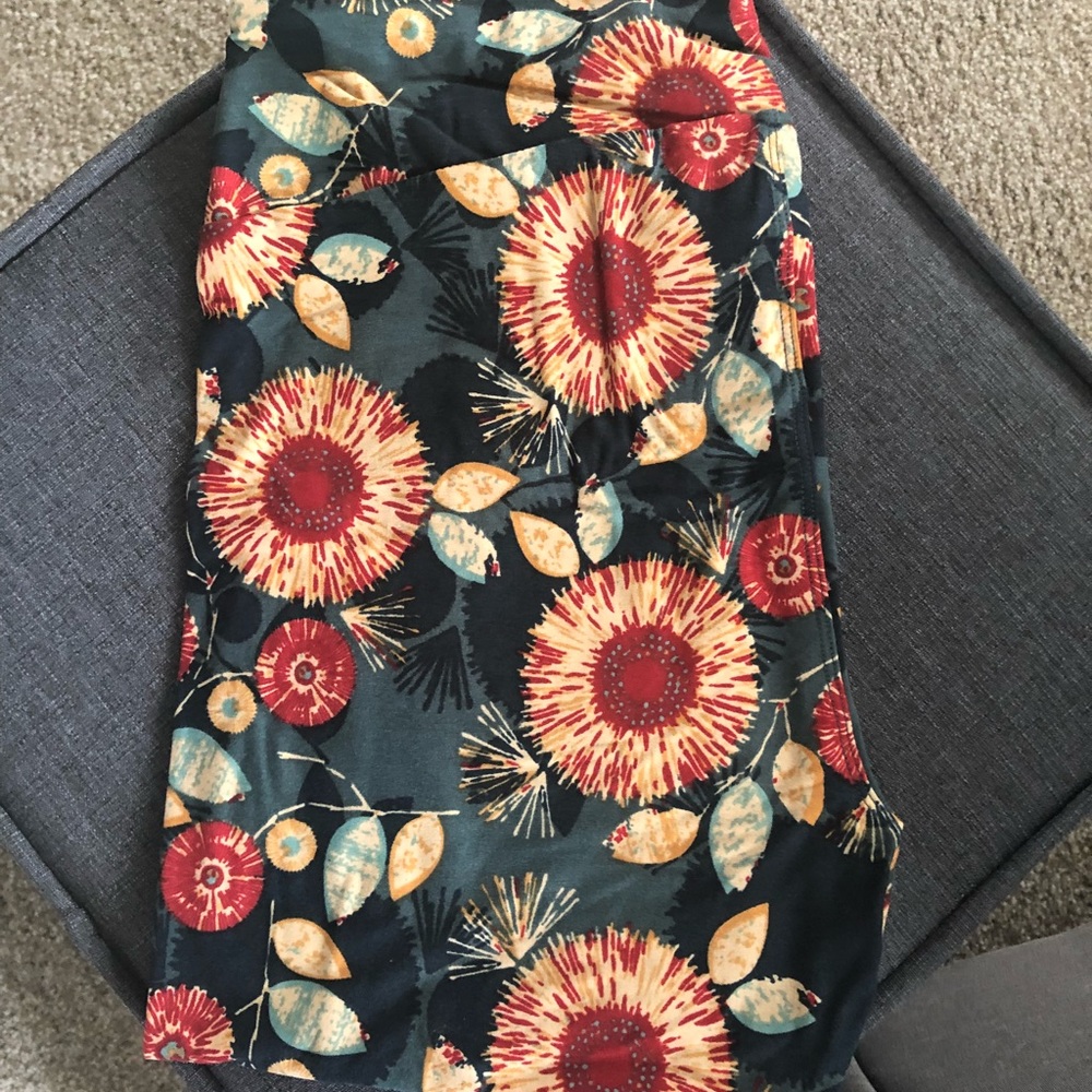 TC LULAROE LEGGINGS